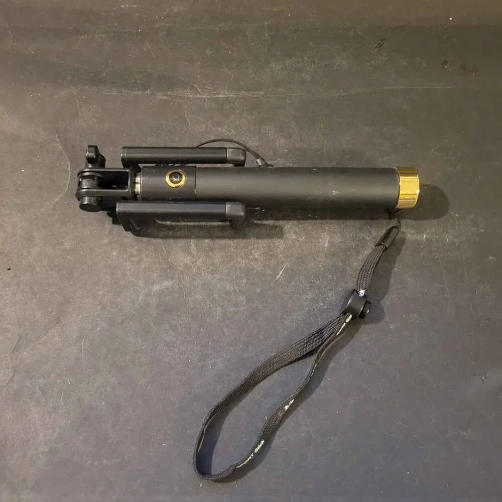 Portable Bluetooth Selfie Extendable Monopod For Smartphones/ Digital Cameras